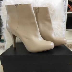 Nine West leather ankle boots size 9.5
